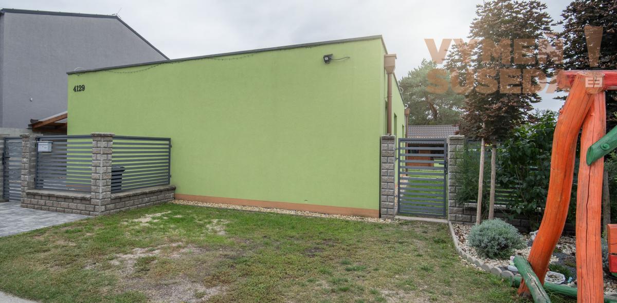 VYMEŇ SUSEDA! – 4 IZB. RODINNÝ DOM S VEĽKÝM ZÁHRADNÝM DOMČEKOM V OBĽÚBENEJ REKREAČNEJ OBLASTI, PLAVECKÝ ŠTVRTOK - VAMPÍL