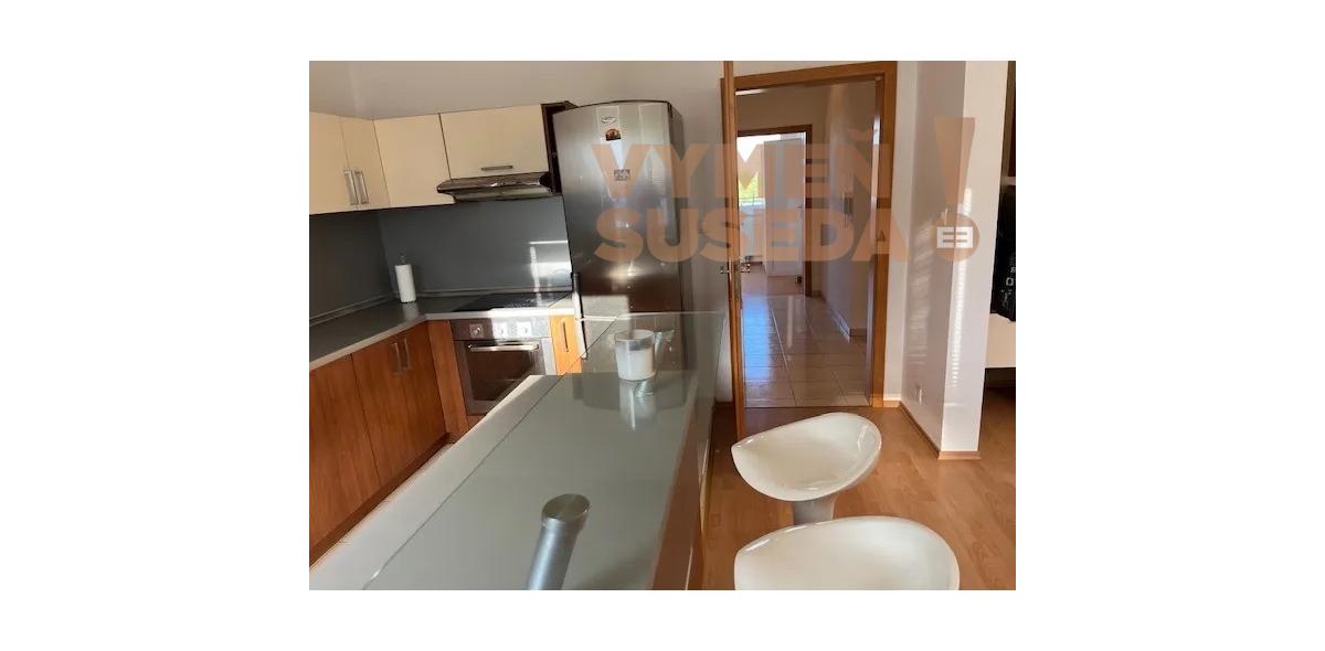 VYMEŇ SUSEDA! – VÝNIMOČNÝ 2 IZB. ZARIADENÝ BYT S LOGGIOU A BALKÓNOM, SUMBALOVA UL., BA IV, KARLOVA VES,