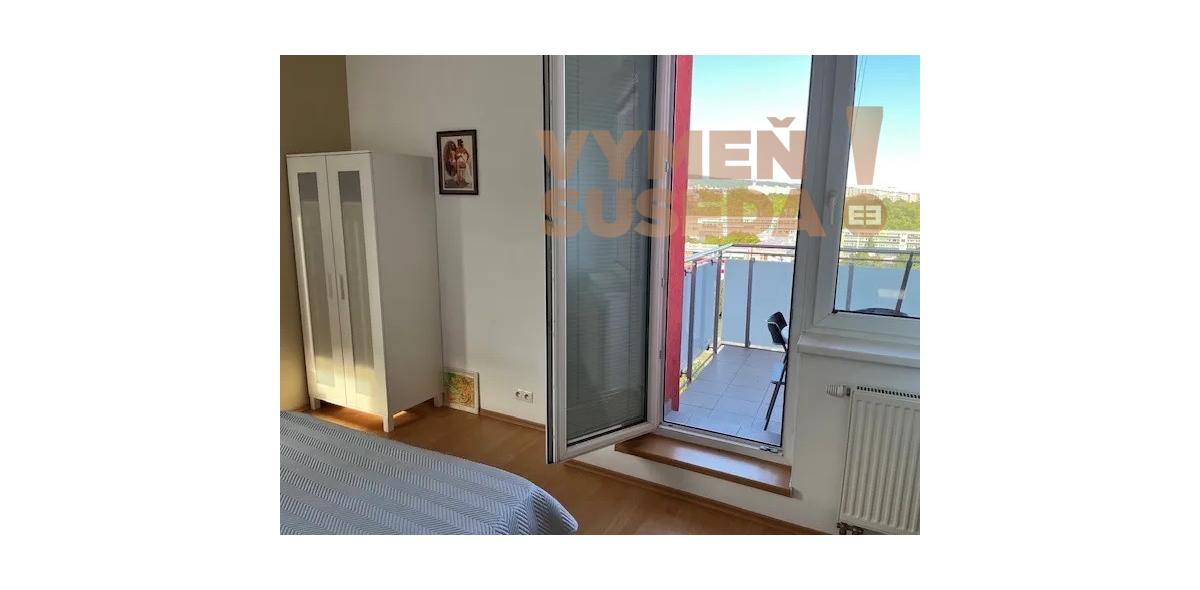 VYMEŇ SUSEDA! – VÝNIMOČNÝ 2 IZB. ZARIADENÝ BYT S LOGGIOU A BALKÓNOM, SUMBALOVA UL., BA IV, KARLOVA VES,