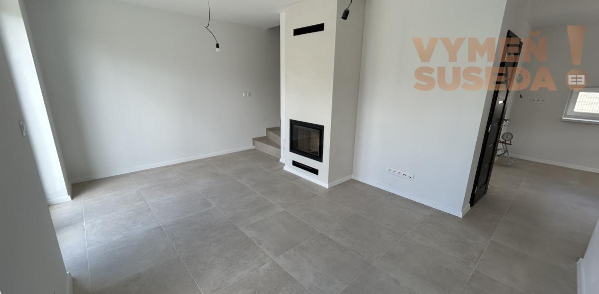 VYMEŇ SUSEDA! - Nadštandartný 3 izbový byt so záhradou v Dunajskej lužnej