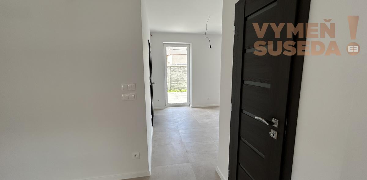 VYMEŇ SUSEDA! - Nadštandartný 3 izbový byt so záhradou v Dunajskej lužnej