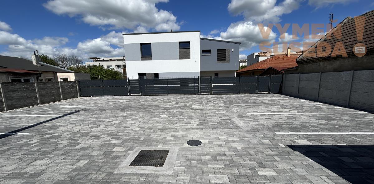 VYMEŇ SUSEDA! - Nadštandartný 3 izbový byt so záhradou v Dunajskej lužnej