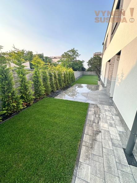 VYMEŇ SUSEDA! - Nadštandartný 3 izbový byt so záhradou v Dunajskej lužnej