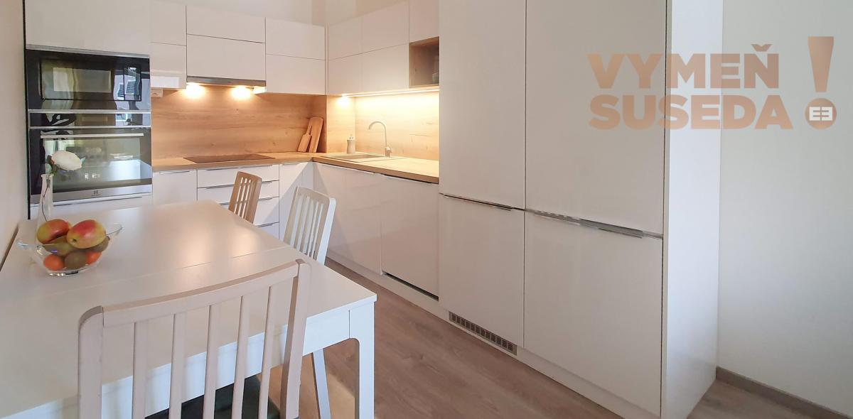 REZERVOVANÉ - Výnimočný 2 IZB. BYT s balkónom, zariadená NOVOSTAVBA ,veľká pivnica a parking, Devínka pod Lesom