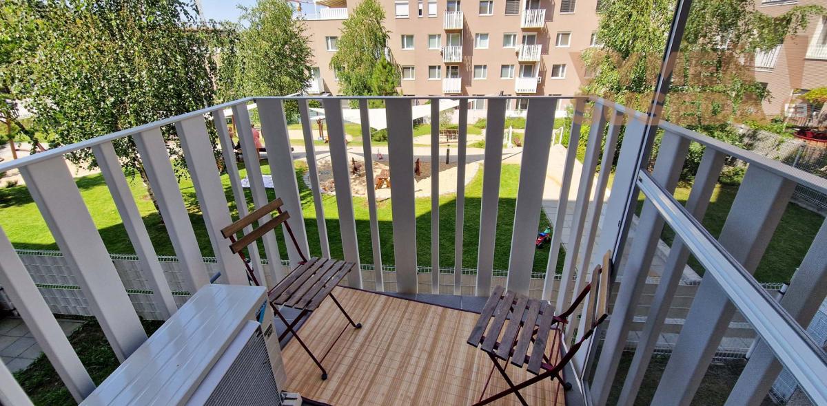 REZERVOVANÉ - Výnimočný 2 IZB. BYT s balkónom, zariadená NOVOSTAVBA ,veľká pivnica a parking, Devínka pod Lesom