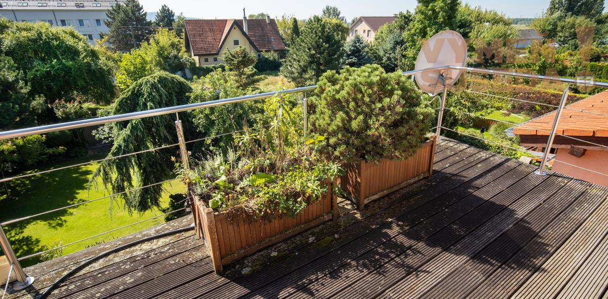 VYMEŇ SUSEDA! – PONÚKAME NA PREDAJ VÝNIMOČNÝ 5 IZBOVÝ RODINNÝ DOM, STUPAVA.