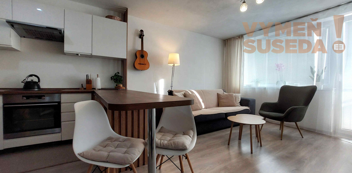 VYMEŇ SUSEDA! - VÝNIMOČNÝ 1 IZB. KOMPLETNE ZARIADENÝ BYT s parkovaním, obec Miloslavov