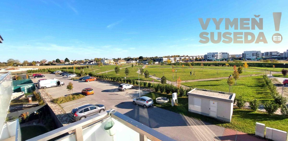 VYMEŇ SUSEDA! - VÝNIMOČNÝ 1 IZB. KOMPLETNE ZARIADENÝ BYT s parkovaním, obec Miloslavov