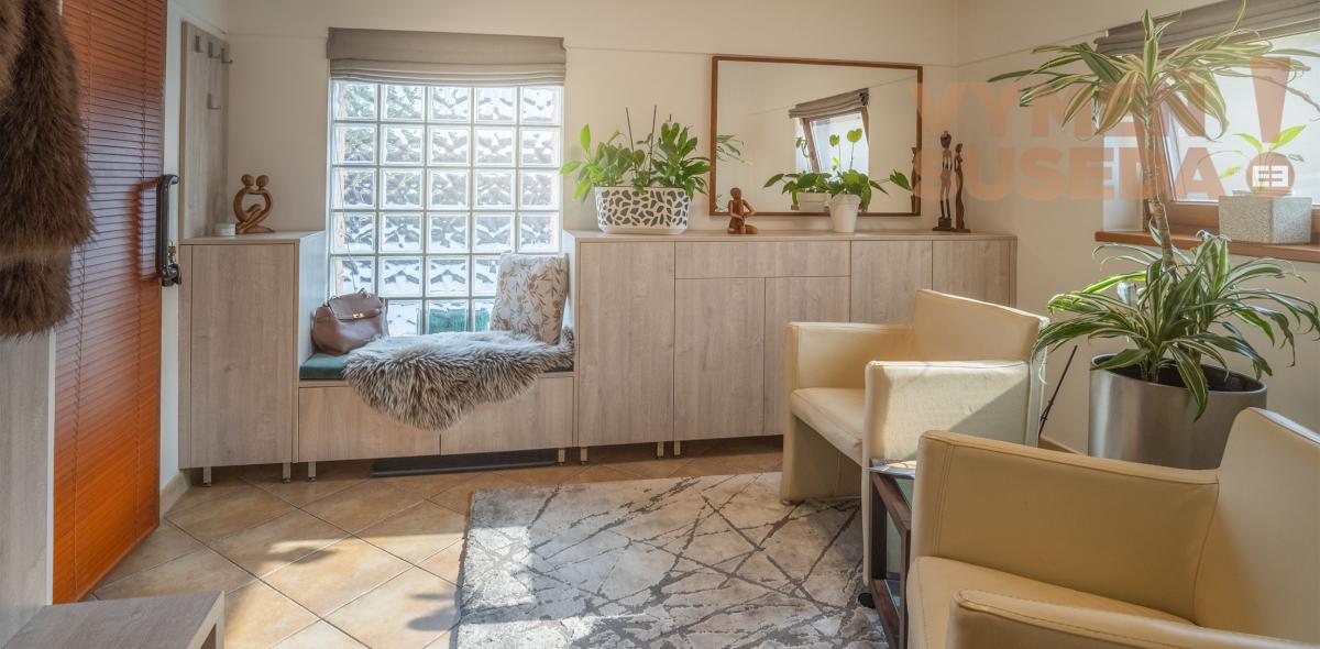 VYMEŇ SUSEDA! – Na predaj výnimočný rodinný dom s bazénom, saunou a garážou v Bratislave – Podunajské Biskupice