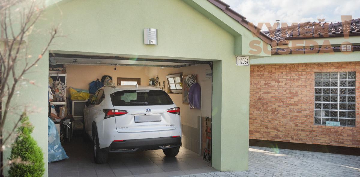 VYMEŇ SUSEDA! – Na predaj výnimočný rodinný dom s bazénom, saunou a garážou v Bratislave – Podunajské Biskupice