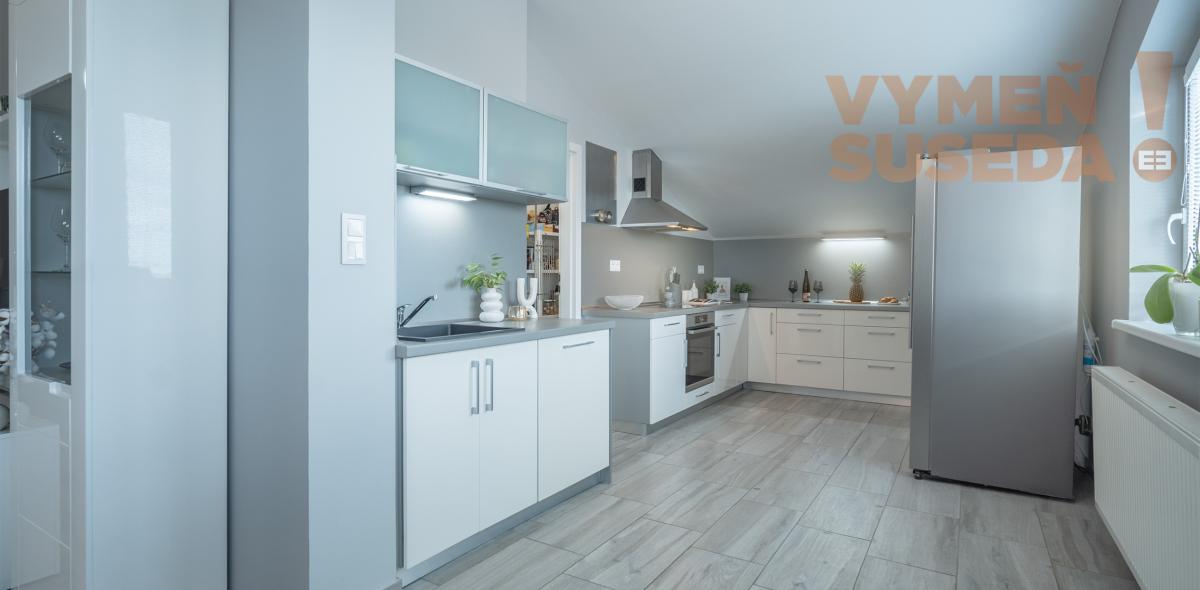 VYMEŇ SUSEDA! – 3 izb. veľkometrážny byt 145m2 v pokojnej lokalite len 10km od Bratislavy v Miloslavove, Agátova ulica.