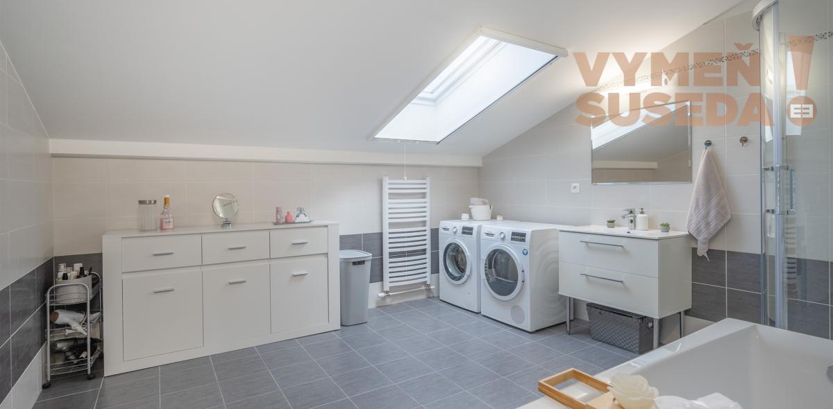 VYMEŇ SUSEDA! – 3 izb. veľkometrážny byt 145m2 v pokojnej lokalite len 10km od Bratislavy v Miloslavove, Agátova ulica.