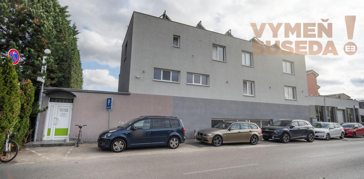 VYMEŇ SUSEDA! – 3 izb. veľkometrážny byt 145m2 v pokojnej lokalite len 10km od Bratislavy v Miloslavove, Agátova ulica.