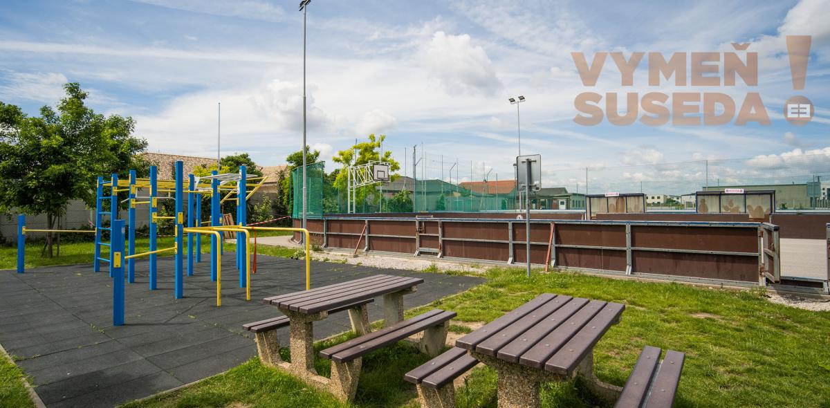 VYMEŇ SUSEDA! – 3 izb. veľkometrážny byt 145m2 v pokojnej lokalite len 10km od Bratislavy v Miloslavove, Agátova ulica.