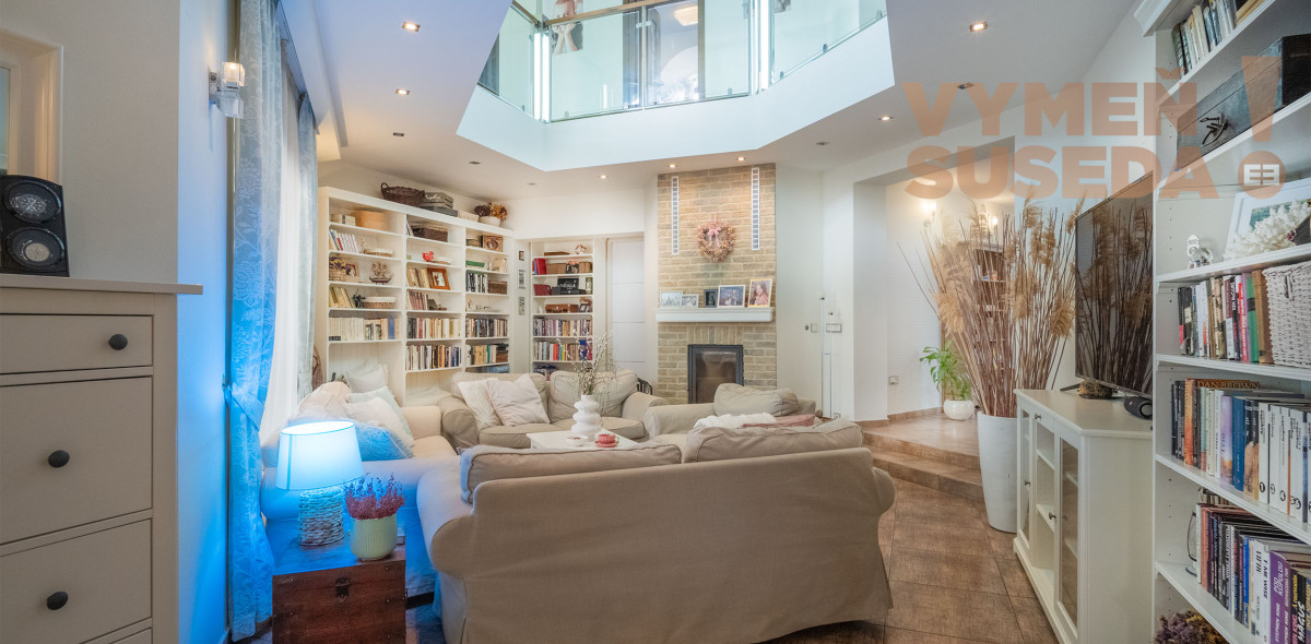 VYMEŇ SUSEDA! – NÍZKOENERGETICKÝ NADŠTANDARDNÝ RODINNÝ DOM KOMPLETNE ZARIADENÝ 306 M2 NA POZEMKU 10á S VÝNIMOČNOU POLOHOU, DUNAJSKÁ STREDA, ul. Sándora Petöfiho