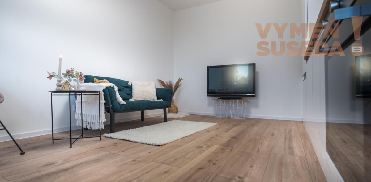 VYMEŇ SUSEDA! - VÝNIMOČNÝ 2 IZB. ZREKONŠTRUOVANÝ EŠTE NEOBÝVANÝ BYT s LOGGIOU, VYHĽADÁVANÁ LOKALITA DÚBRAVKA, BUJNÁKOVA UL., BA IV.