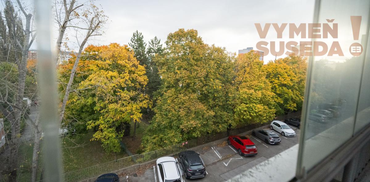 VYMEŇ SUSEDA! - VÝNIMOČNÝ 2 IZB. ZREKONŠTRUOVANÝ EŠTE NEOBÝVANÝ BYT s LOGGIOU, VYHĽADÁVANÁ LOKALITA DÚBRAVKA, BUJNÁKOVA UL., BA IV.