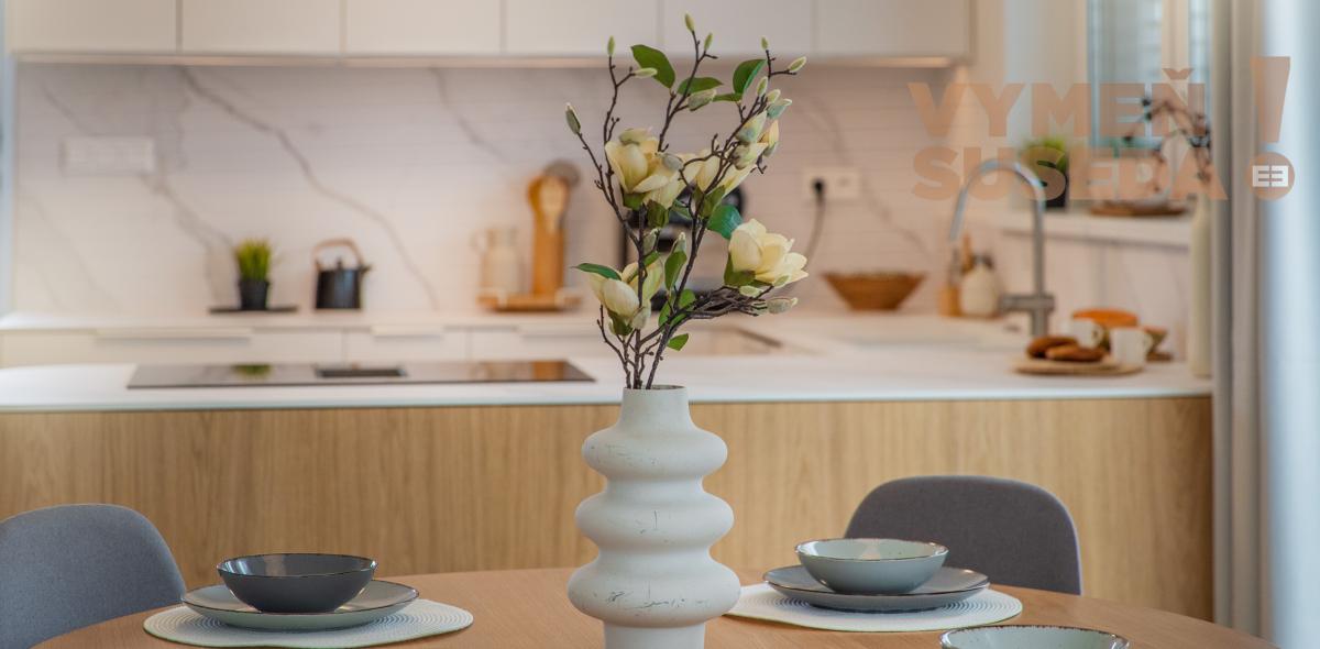 VYMEŇ SUSEDA! - Výnimočný, 4 izb. byt s terasou, vysokými stropmi, pozemkom, zariadený vo vysokom štandarde, NOVOSTAVBA, LOZORNO.