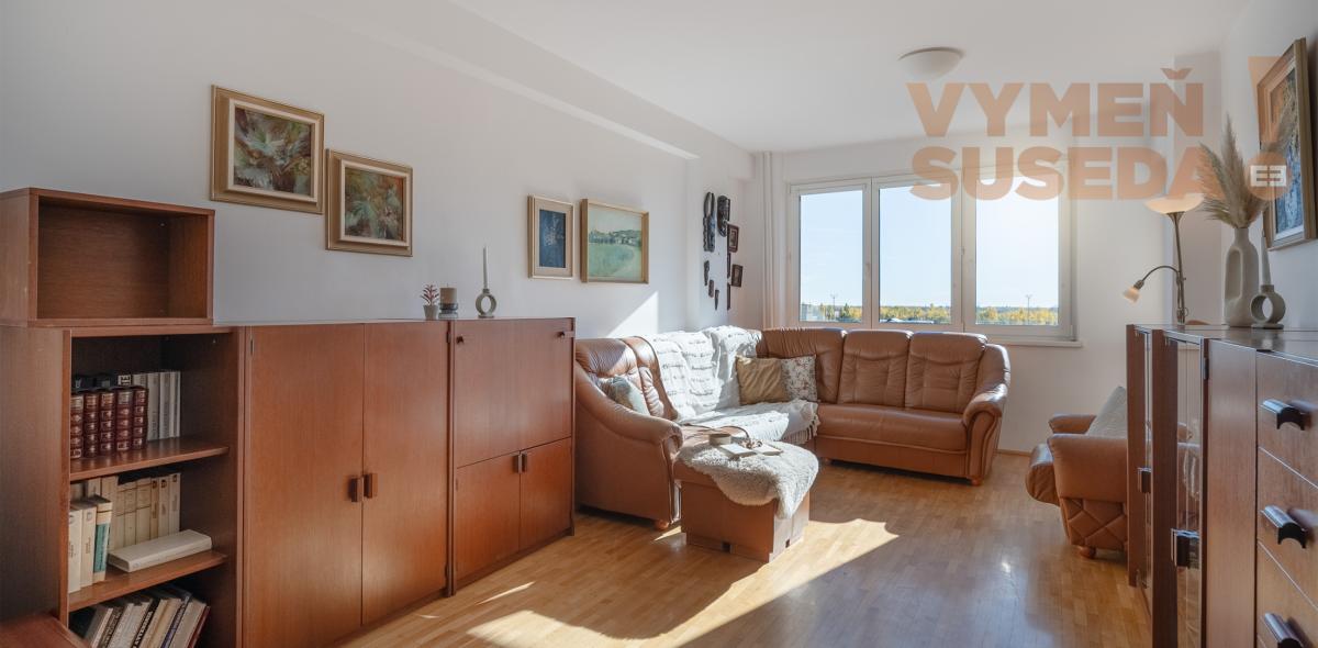 VYMEŇ SUSEDA! - VÝNIMOČNÝ 3 IZB. BYT S DVOMI LOGGIAMI, VYHĽADÁVANÁ LOKALITA PRI VINOHRADOCH A LESE, BA III, KARPATSKÉ NÁMESTIE, RAČA.