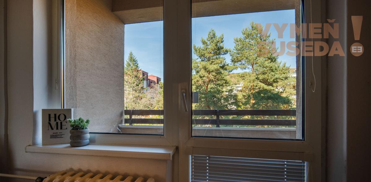 VYMEŇ SUSEDA! - VÝNIMOČNÝ 3 IZB. BYT S DVOMI LOGGIAMI, VYHĽADÁVANÁ LOKALITA PRI VINOHRADOCH A LESE, BA III, KARPATSKÉ NÁMESTIE, RAČA.