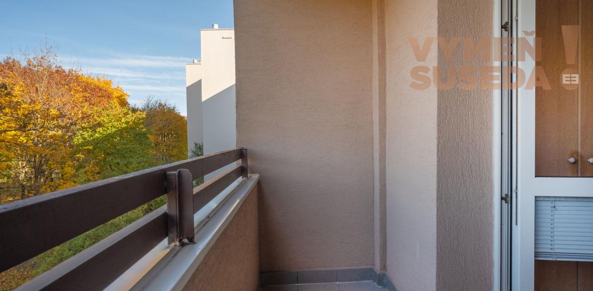 VYMEŇ SUSEDA! - VÝNIMOČNÝ 3 IZB. BYT S DVOMI LOGGIAMI, VYHĽADÁVANÁ LOKALITA PRI VINOHRADOCH A LESE, BA III, KARPATSKÉ NÁMESTIE, RAČA.