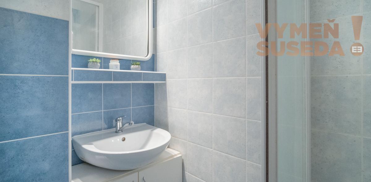 VYMEŇ SUSEDA! - VÝNIMOČNÝ 3 IZB. BYT S DVOMI LOGGIAMI, VYHĽADÁVANÁ LOKALITA PRI VINOHRADOCH A LESE, BA III, KARPATSKÉ NÁMESTIE, RAČA.