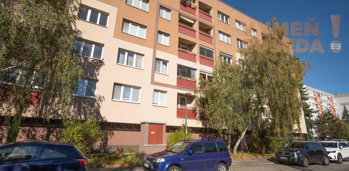 VYMEŇ SUSEDA! - VÝNIMOČNÝ 3 IZB. BYT S DVOMI LOGGIAMI, VYHĽADÁVANÁ LOKALITA PRI VINOHRADOCH A LESE, BA III, KARPATSKÉ NÁMESTIE, RAČA.