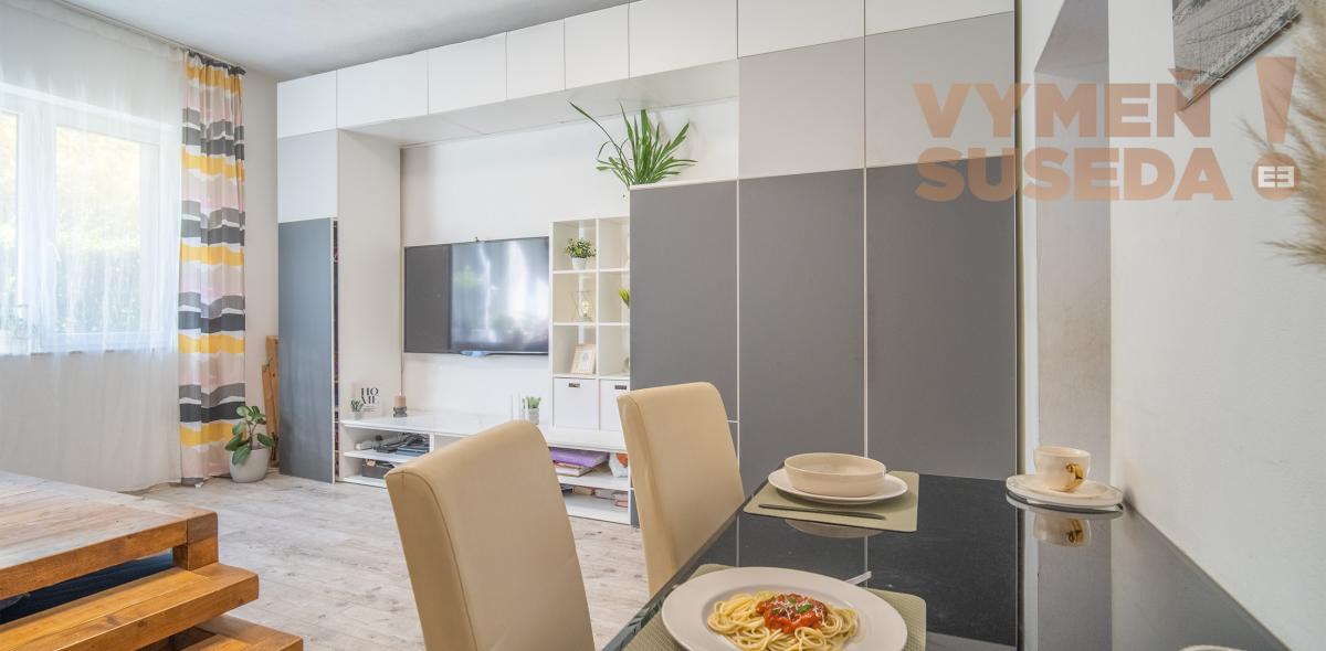 VYMEŇ SUSEDA! – PONÚKAME NA PREDAJ VÝNIMOČNÝ RODINNÝ DOM PRI KOSTOLE a ZÁMOCKÉHO PARKU, KALVÁRSKA UL., STUPAVA .