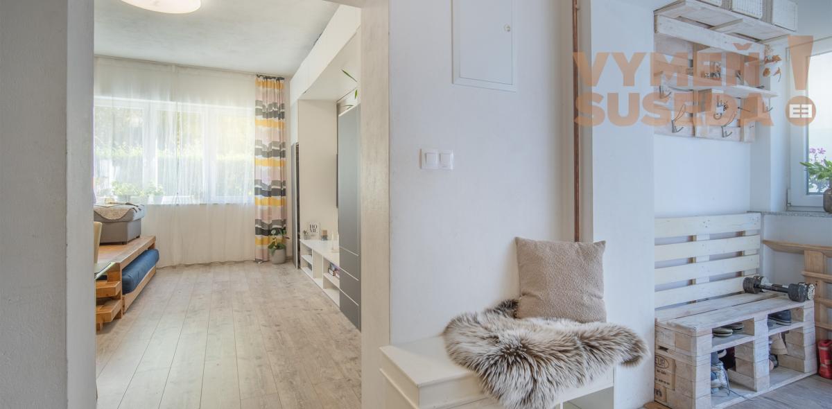 VYMEŇ SUSEDA! – PONÚKAME NA PREDAJ VÝNIMOČNÝ RODINNÝ DOM PRI KOSTOLE a ZÁMOCKÉHO PARKU, KALVÁRSKA UL., STUPAVA .