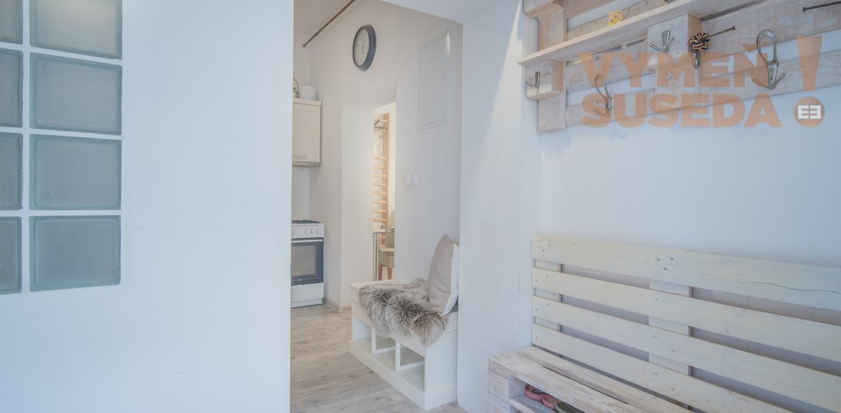 VYMEŇ SUSEDA! – PONÚKAME NA PREDAJ VÝNIMOČNÝ RODINNÝ DOM PRI KOSTOLE a ZÁMOCKÉHO PARKU, KALVÁRSKA UL., STUPAVA .