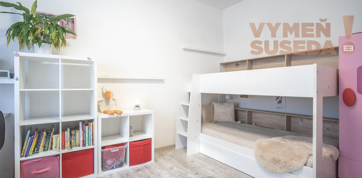 VYMEŇ SUSEDA! – PONÚKAME NA PREDAJ VÝNIMOČNÝ RODINNÝ DOM PRI KOSTOLE a ZÁMOCKÉHO PARKU, KALVÁRSKA UL., STUPAVA .