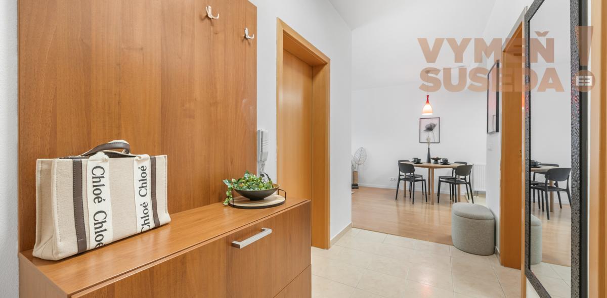 VYMEŇ SUSEDA! - PONÚKAME NA PRENÁJOM KOMPLETNE ZARIADENÝ 2 IZB. BYT S BALKÓNOM VO VYHĽADÁVANEJ LOKALITE KARLOVÁ VES