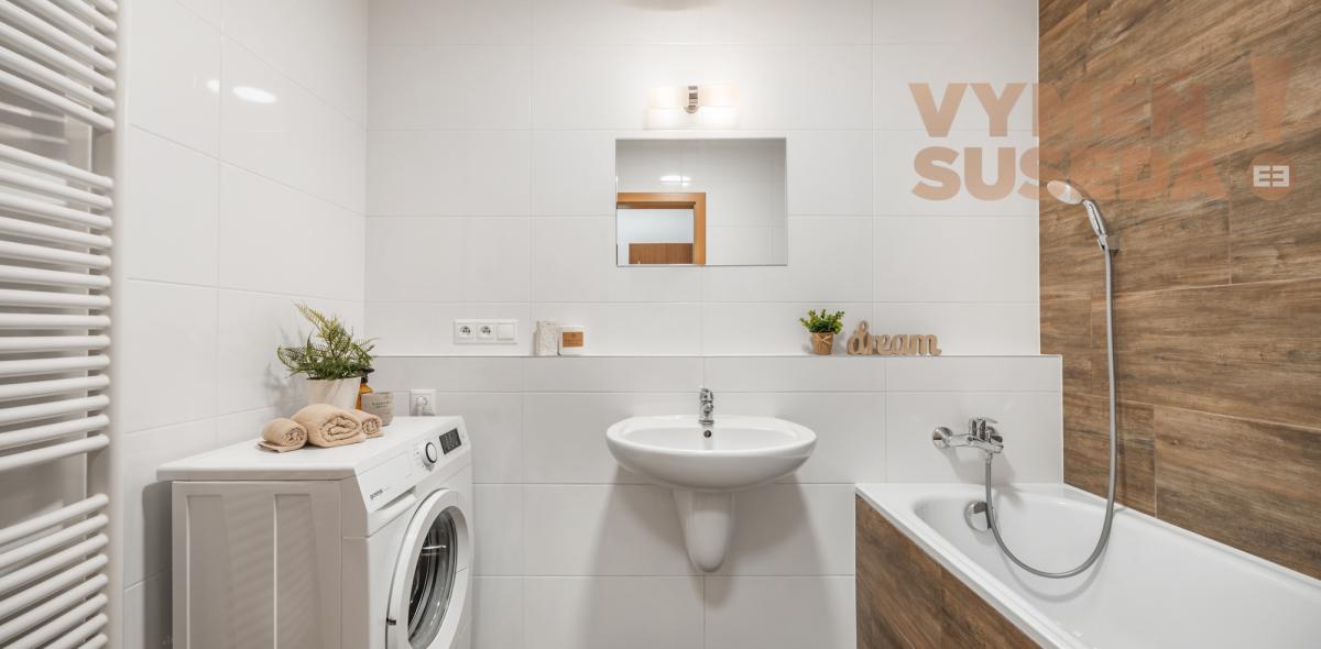 VYMEŇ SUSEDA! - PONÚKAME NA PRENÁJOM KOMPLETNE ZARIADENÝ 2 IZB. BYT S BALKÓNOM VO VYHĽADÁVANEJ LOKALITE KARLOVÁ VES