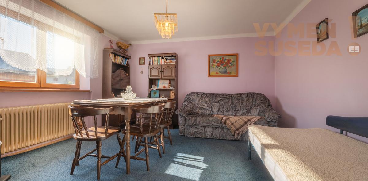 VYMEŇ SUSEDA! - Na predaj pekný 4 izbový rodinný dom v obci Slovenká Ľupča – pri meste Banská Bystrica