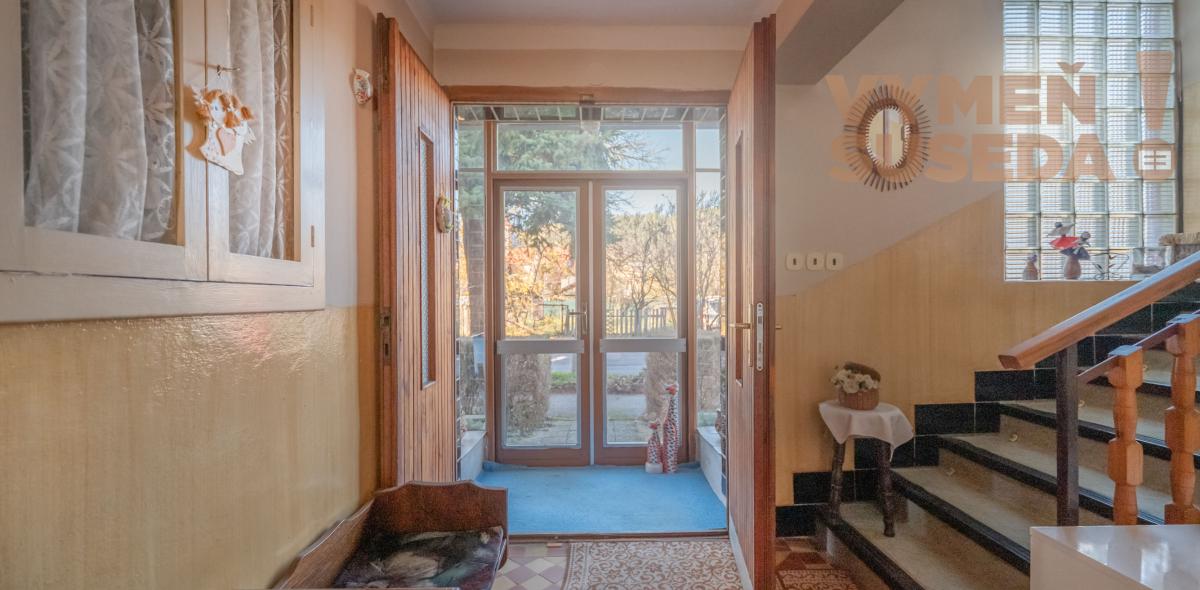 VYMEŇ SUSEDA! - Na predaj pekný 4 izbový rodinný dom v obci Slovenká Ľupča – pri meste Banská Bystrica