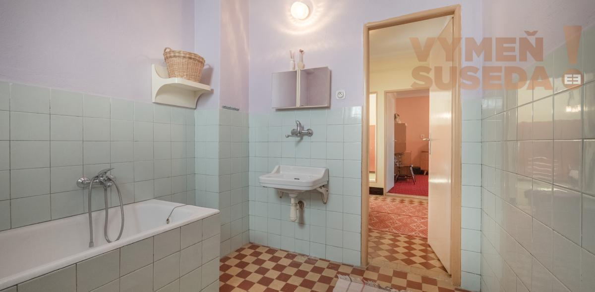 VYMEŇ SUSEDA! - Na predaj pekný 4 izbový rodinný dom v obci Slovenká Ľupča – pri meste Banská Bystrica