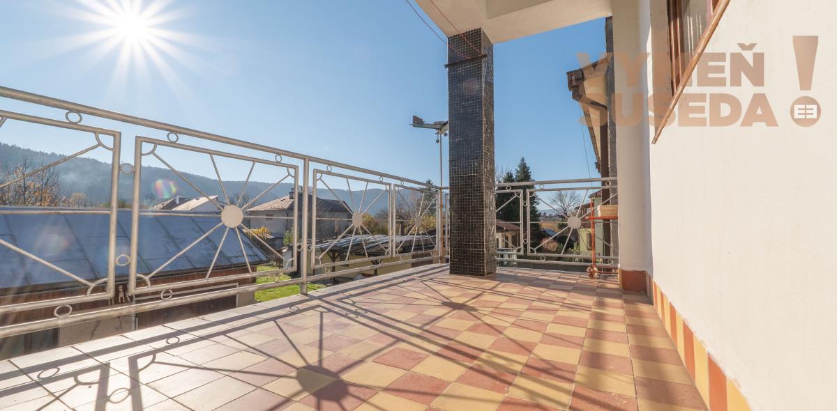 VYMEŇ SUSEDA! - Na predaj pekný 4 izbový rodinný dom v obci Slovenká Ľupča – pri meste Banská Bystrica