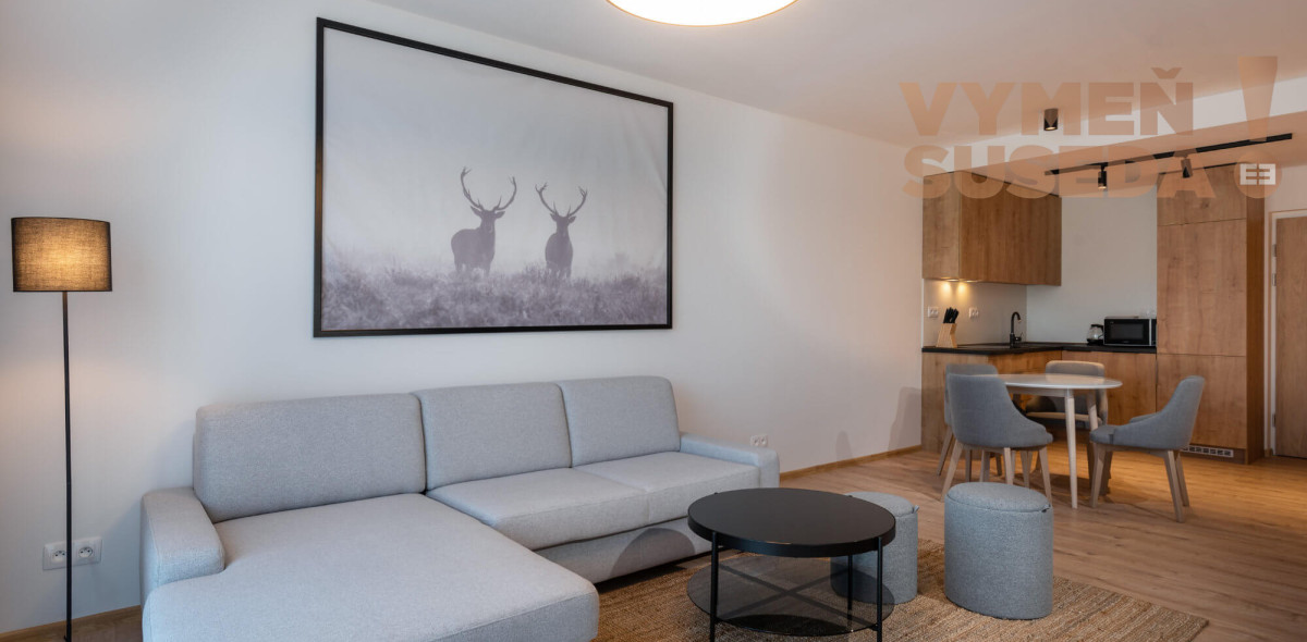 VYMEŇ SUSEDA! – Na predaj exkluzívny 2 izbový apartmán v ikonickom rezorte Evergreen Tále