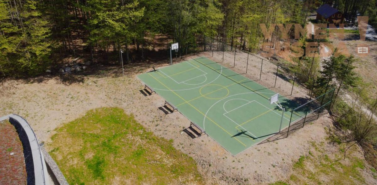 VYMEŇ SUSEDA! – Na predaj exkluzívny 2 izbový apartmán v ikonickom rezorte Evergreen Tále