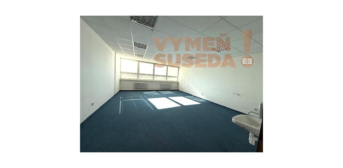 VYMEŇ SUSEDA! - PRENÁJOM ADMINISTRATÍVNYCH / KANCELÁRSKYCH PRIESTOROV v Bratislave (Petržalke) na Kopčianskej ulici s možnosťou parkovacieho státia.