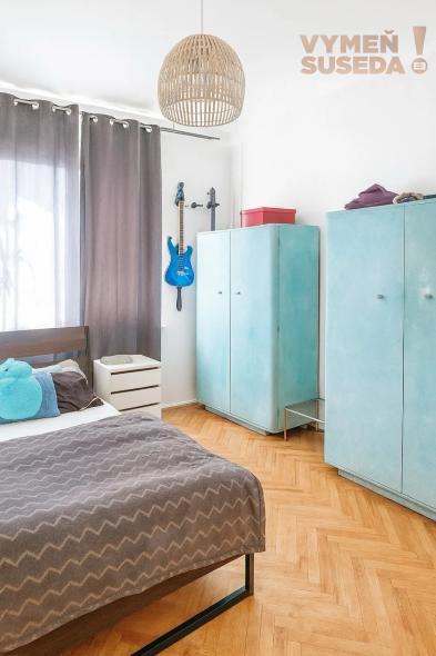 VYMEŇ SUSEDA! – VÝNIMOČNÝ 2 IZB. ZARIADENÝ BYT, PLZENSKÁ, BA III, NOVÉ MESTO