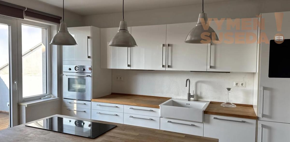 VYMEŇ SUSEDA! – VÝNIMOČNÝ 2 IZB. ZARIADENÝ BYT S DVOMA TERASAMI A GARÁŽOVÝM STÁTÍM, PRI STRELNICI, BA II, RUŽINOV