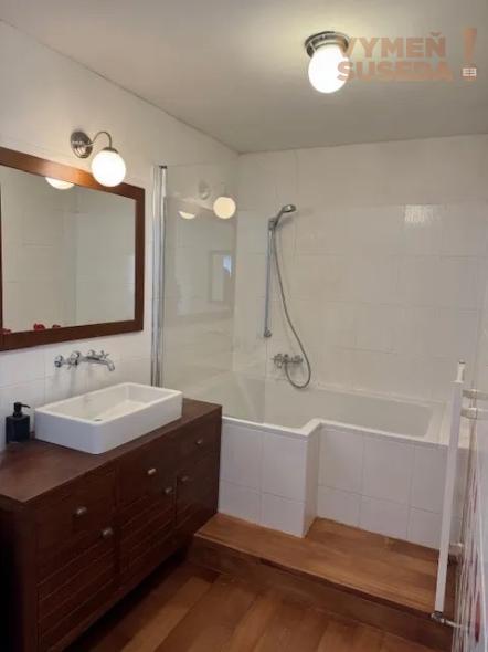 VYMEŇ SUSEDA! – VÝNIMOČNÝ 2 IZB. ZARIADENÝ BYT S DVOMA TERASAMI A GARÁŽOVÝM STÁTÍM, PRI STRELNICI, BA II, RUŽINOV