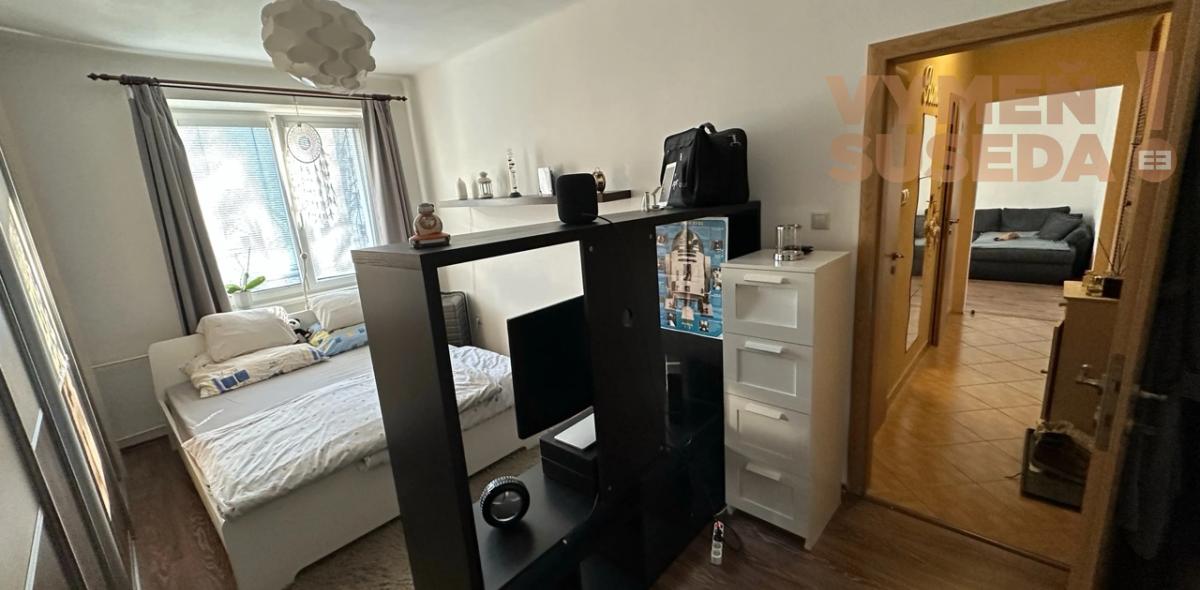 VYMEŇ SUSEDA! – VÝNIMOČNÝ 2 IZB. ZARIADENÝ BYT S BALKÓNOM, OČOVSKÁ, BA V, PETRŽALKA