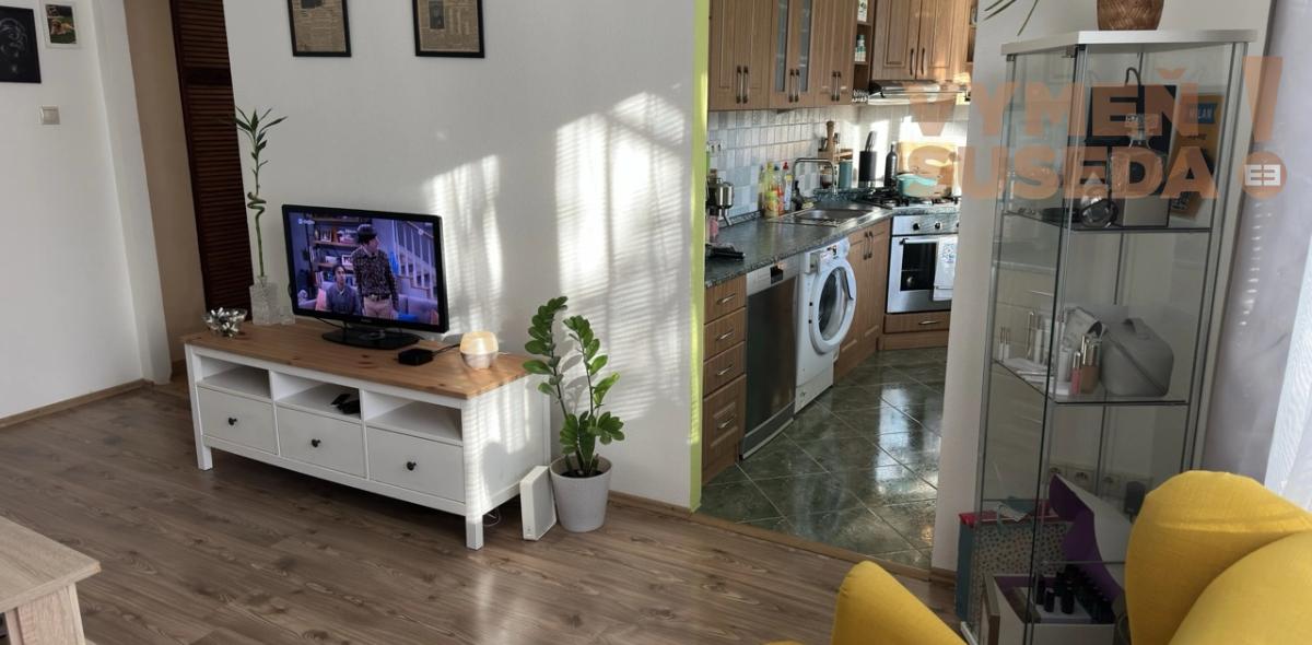 VYMEŇ SUSEDA! – VÝNIMOČNÝ 2 IZB. ZARIADENÝ BYT S BALKÓNOM, OČOVSKÁ, BA V, PETRŽALKA