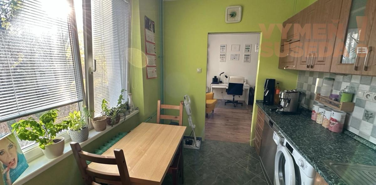 VYMEŇ SUSEDA! – VÝNIMOČNÝ 2 IZB. ZARIADENÝ BYT S BALKÓNOM, OČOVSKÁ, BA V, PETRŽALKA