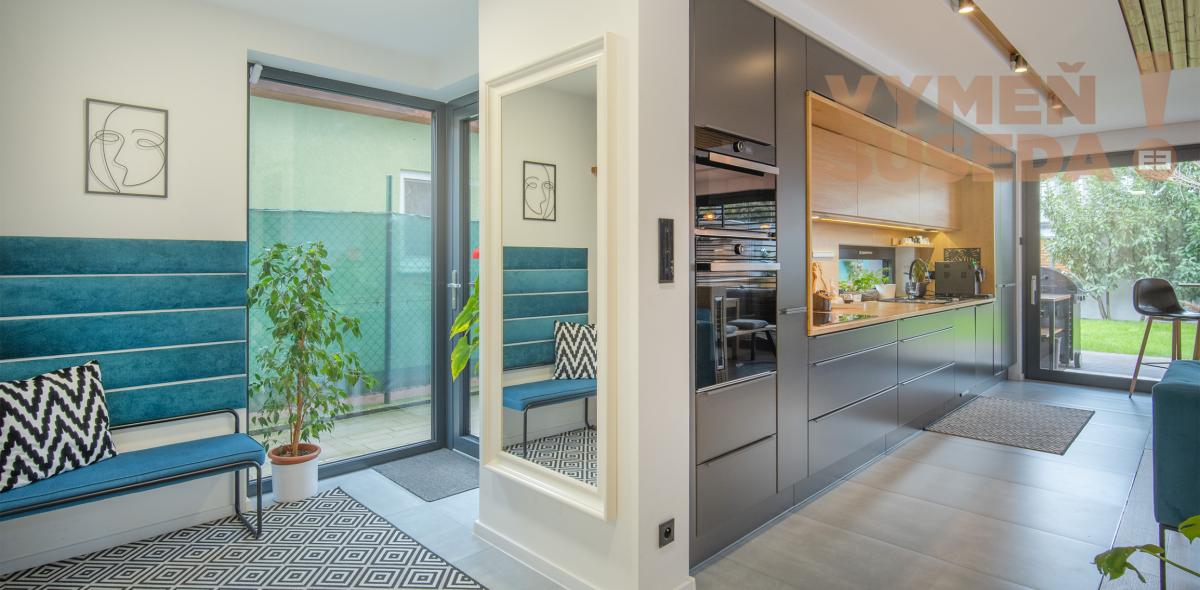 VYMEŇ SUSEDA! - Výnimočný, 4 izb. RD - NOVOSTAVBA, Inteligentná domácnosť, zariadený vo vysokom štandarde, TRNÁVKA - BA II.