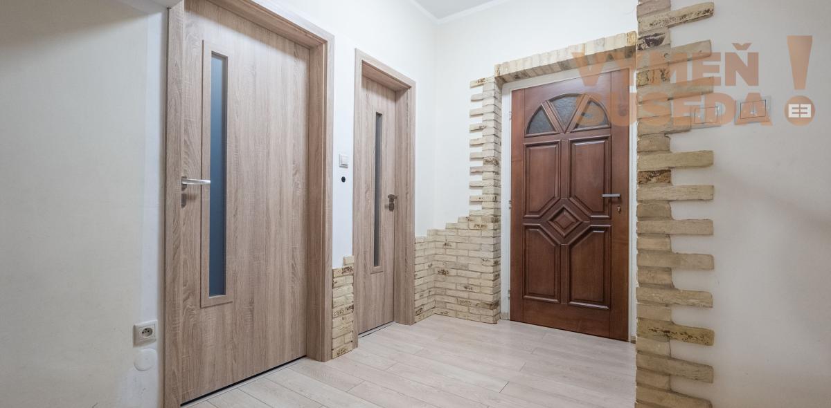 VYMEŇ SUSEDA – KRÁSNY 7 IZB. BYT 380 m2 SO ZÁHRADOU A VLASTNOU GARÁŽOU, DUNAJSKÁ STREDA - CENTRUM.