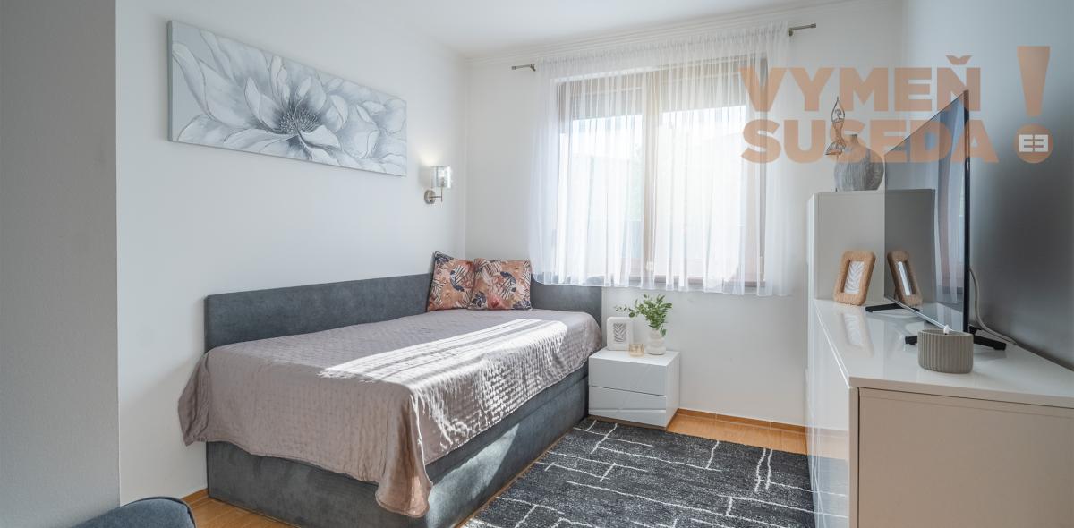 VYMEŇ SUSEDA – Na predaj výnimočný rodinný dom s bazénom, saunou a garážou v Bratislave – Podunajské Biskupice