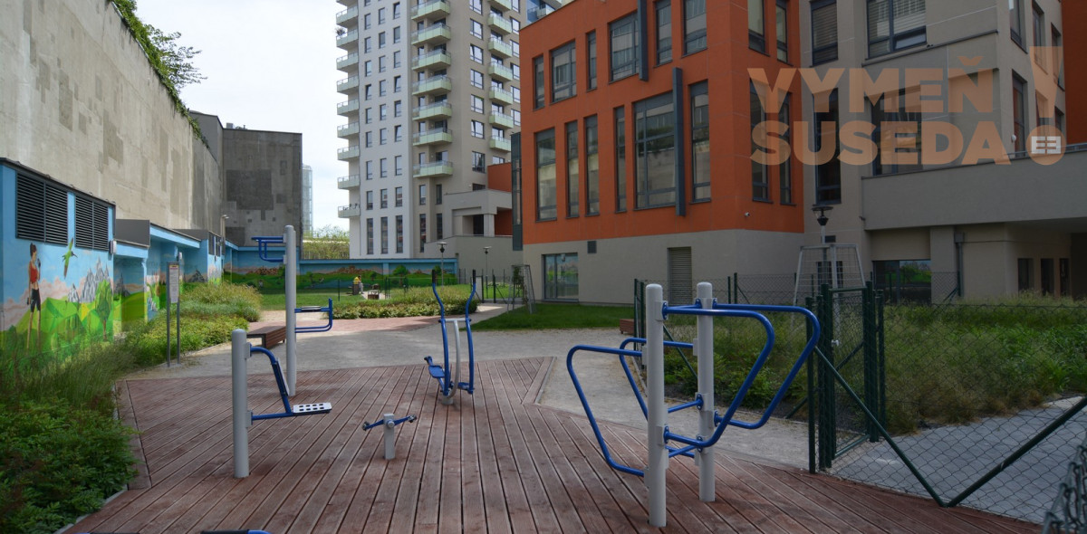 VYMEŇ SUSEDA! - JEDINEČNÝ 3 IZB. BYT S DVOMA BALKÓNMI A KRÁSNYM VÝHĽADOM, GARÁŽ+PIVNICA, NOVOSTAVBA, NIVY